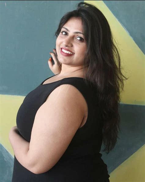 hot aunties|Curvy Indians (@curvyindians) • Instagram photos and videos